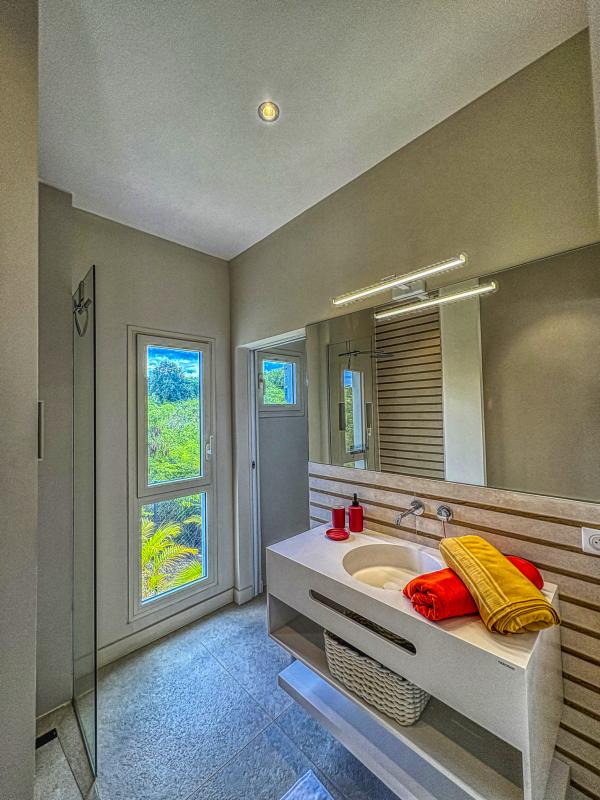 23.Location villa piscine vue mer Saint François Guadeloupe_Chambre 1_ 23.Location villa piscine vue mer Saint François Guadeloupe_Chambre 1_